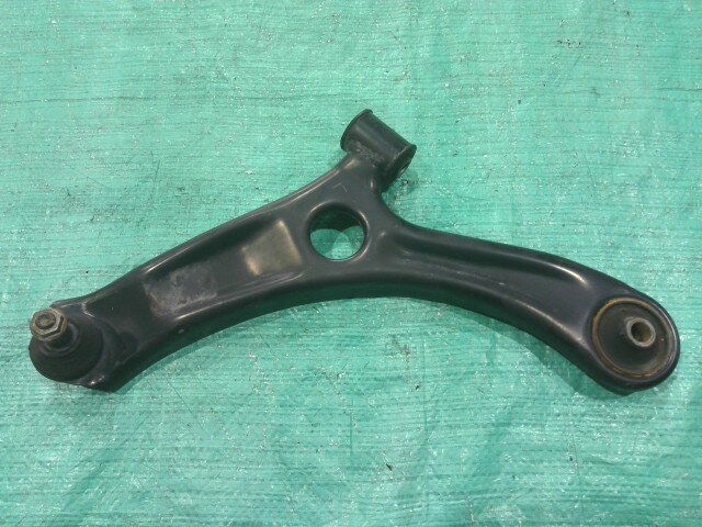 【中古】中古部品 ハスラー MR31S 左フロントロアアーム 【3310090100-202510095851740】