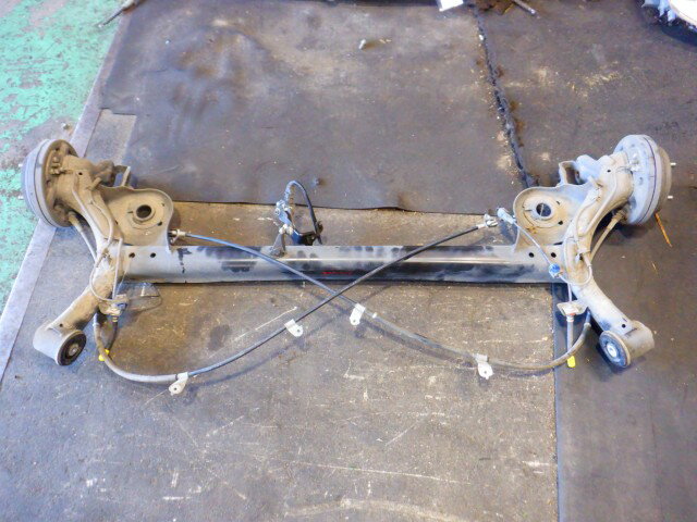 【中古】中古部品 スペーシア MK53S リアアクスルビーム 【3340140100-000025131253500】