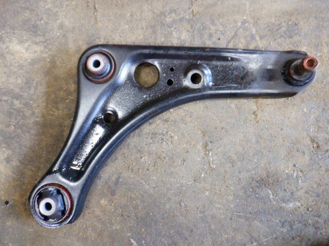 【中古】中古部品 デイズルークス B21A 右フロントロアアーム 【3340140100-000025216051720】