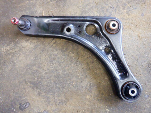【中古】中古部品 デイズルークス B21A 左フロントロアアーム 【3340140100-000025216051740】