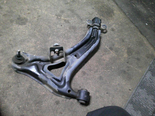 【中古】中古部品 バモス HM1 右フロントロアアーム 【3310410000-000223111151720】