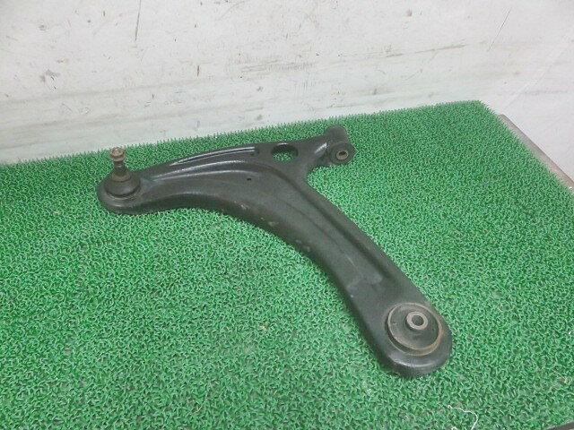 【中古】中古部品 エブリィ DA17V 左フロントロアアーム 【3330380100-000037033851740】
