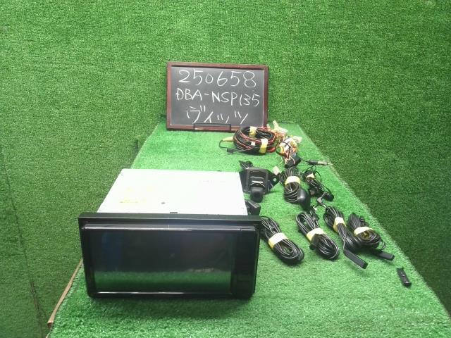 【中古】中古部品 ヴィッツ NSP135 カーナビゲーション 【3330990200-000025065861310】