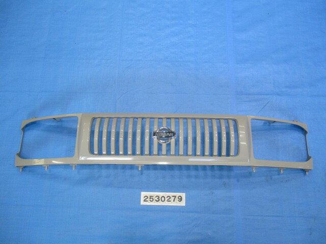 【中古】中古部品 ラシーン RFNB14 ラジエータグリル 【3310040100-000253027910400】