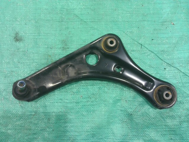 【中古】中古部品 サクラ B6AW 左フロントロアアーム 【3310090100-202511005351740】