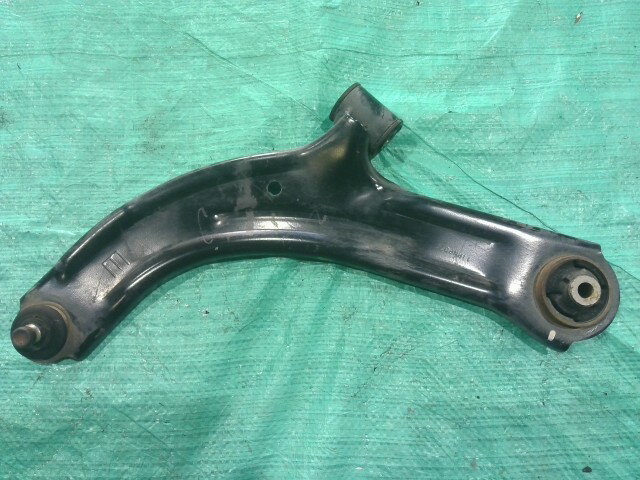 【中古】中古部品 ランサーカーゴ CVY12 左フロントロアアーム 【3310090100-202510084851740】