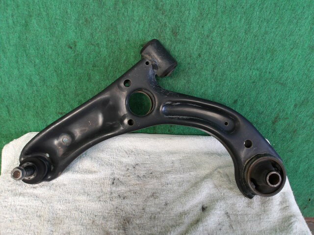 【中古】中古部品 タント L375S 左フロントロアアーム 【3310420000-000002388851740】