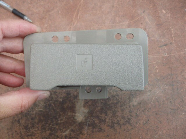 【中古】中古部品 ハイゼットアトレ S321G ドリンクホルダー 【3331010800-000023739270230】