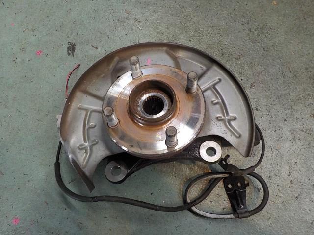 【中古】中古部品 ハイゼット S331V 左フロントナックルハブ 【3260200000-251113000244340】