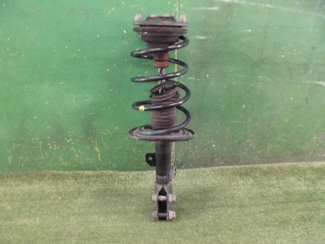 【中古】中古部品 ヴォクシー ZRR70W 右フロントストラット 【3330150100-000025318650110】