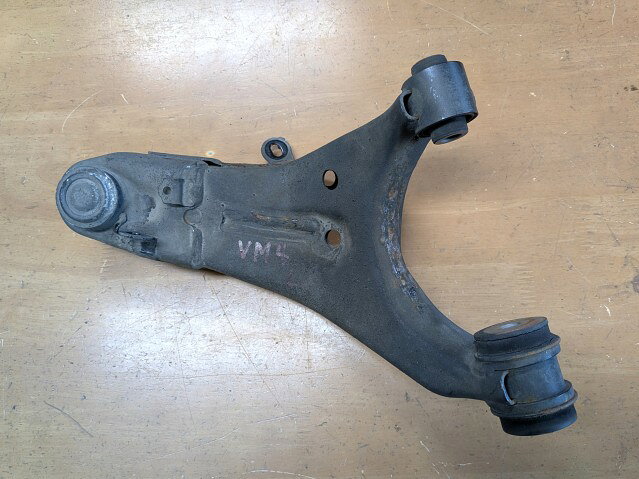 【中古】中古部品 レヴォーグ VM4 左リアアッパアーム 【3330450100-251114000151850】