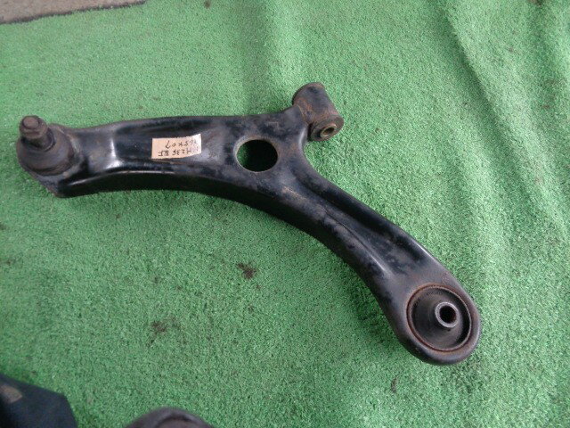 【中古】中古部品 ワゴンR MH23S 左フロントロアアーム 【3340030100-365407000051741】