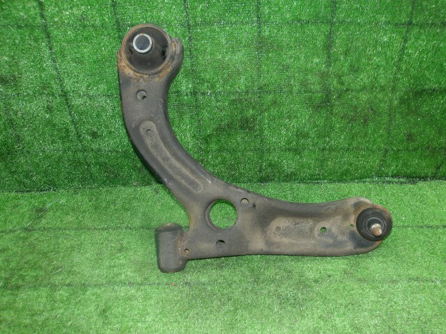 【中古】中古部品 キャスト LA260S 左フロントロアアーム 【3330420100-251106000151740】