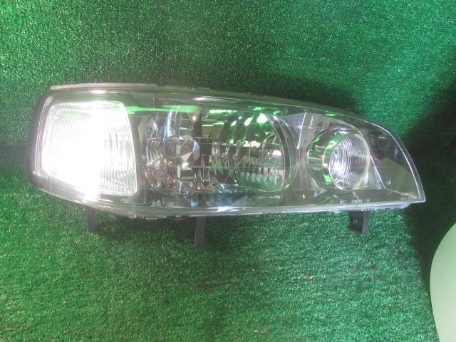 【中古】中古部品 セイバー UA2 右ヘッドランプ 【3310030100-251115000210800】