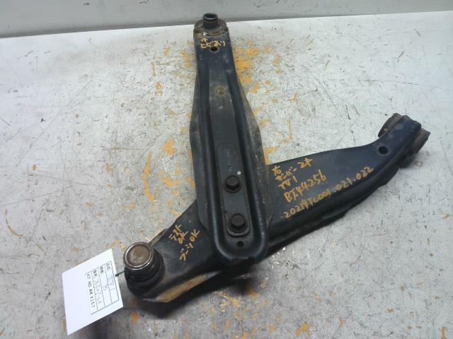 【中古】中古部品 サンバー TV1 右フロントロアアーム 【3310160100-000004425651720】