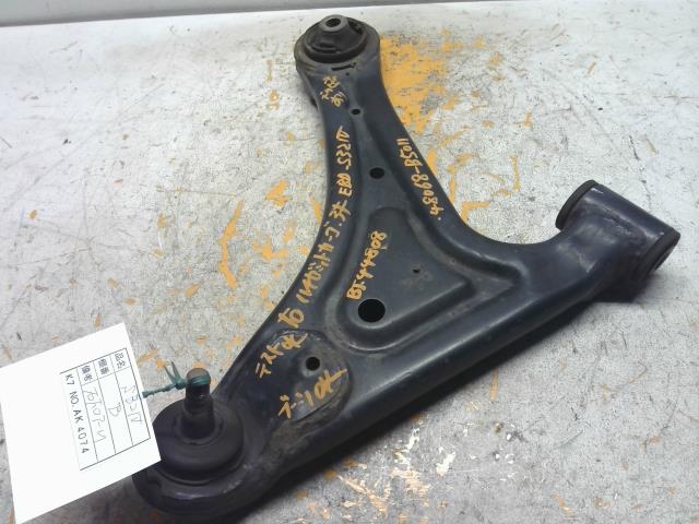 【中古】中古部品 ハイゼット S321V 右フロントロアアーム 【3310160100-000004480851720】