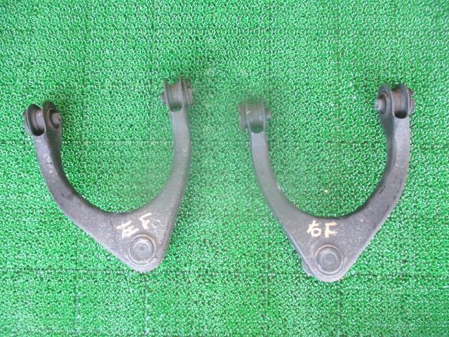 【中古】中古部品 クラウン GRS202 左フロントアッパアーム 【3310190100-000255009651750】