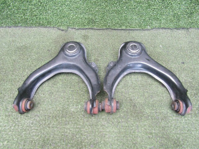 【中古】中古部品 トルネオ CF3 右フロントアッパアーム 【3330200100-252003000051730】