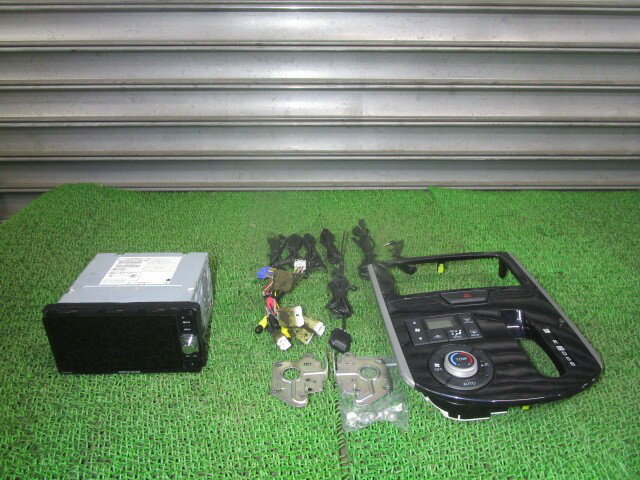 【中古】中古部品 タント LA610S カーナビゲーション 【3330540100-250924001061310】