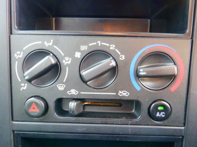 【中古】中古部品 ネイキッド L760S A/Cスイッチパネル 【3340140100-000025283560900】