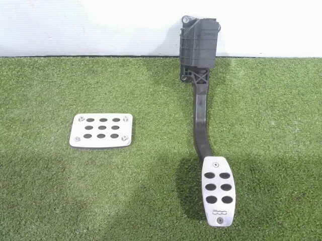 【中古】中古部品 フィアット 500 31209 ペダル 【3310090100-202511034277500】