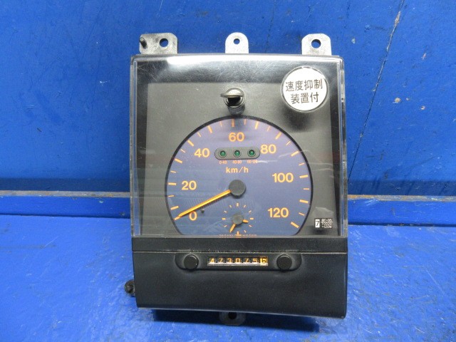 【中古】中古部品 日野トラクター SS3VJCA スピードメーター 【3310270100-000015060161400】