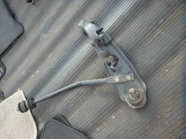 【中古】中古部品 eKワゴン H81W 左フロントロアアーム 【3331010800-000023751951740】