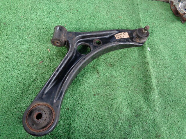 【中古】中古部品 パレット MK21S 右フロントロアアーム 【3340030100-152934000051720】