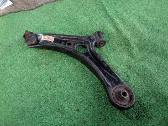 【中古】中古部品 パレット MK21S 左フロントロアアーム 【3340030100-152934000051740】