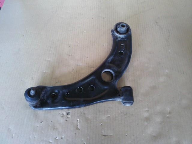 【中古】中古部品 ルーミー M900A 右フロントロアアーム 【3340220100-000226079851720】