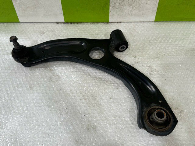 【中古】中古部品 タント LA650S 左フロントロアアーム 【3330530100-000005455551740】
