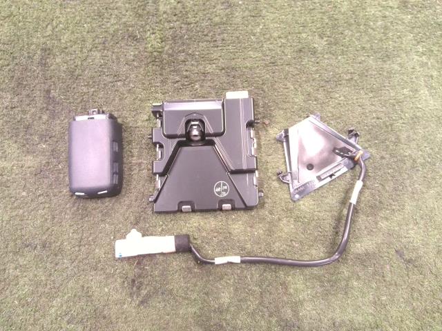 【中古】中古部品 プリウス ZVW52 カメラ 【3310200100-000022381915850】