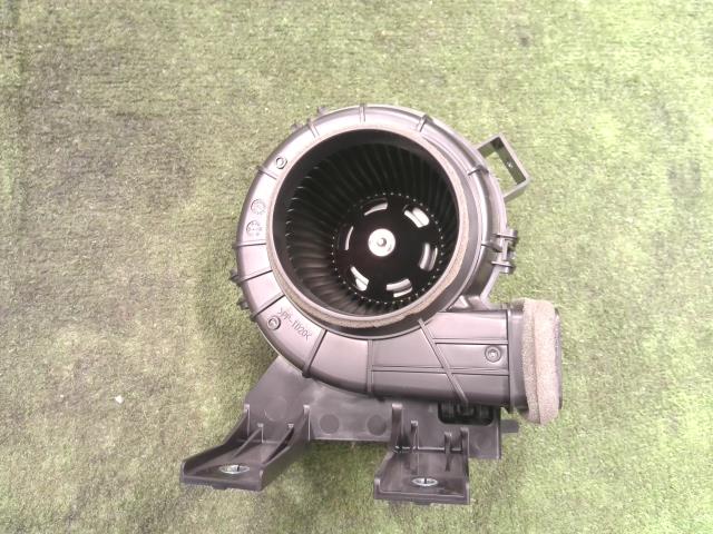 【中古】中古部品 プリウス ZVW52 ヒーターブロアモーター 【3310200100-000022381...