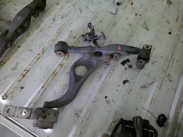 【中古】中古部品 アテンザ GH5FS 右フロントロアアーム 【3310410000-000253039651720】