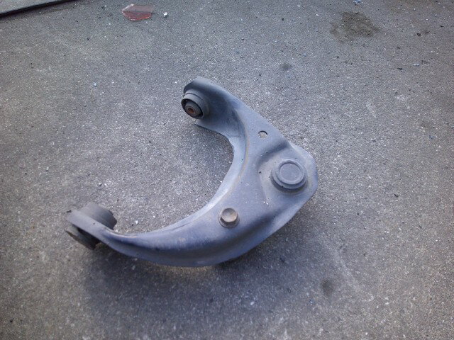 【中古】中古部品 アテンザ GH5FS 左フロントアッパアーム 【3310410000-000253039651750】