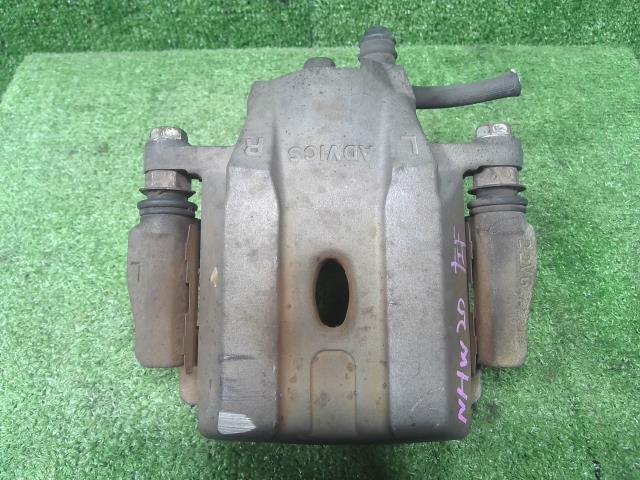 【中古】中古部品 プリウス NHW20 左フロントキャリパー 【3330900100-000025155244360】