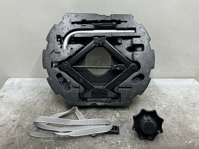 【中古】中古部品 VW ザ・ビートル 16CBZ ジャッキ 【3310070100-0000Y0773177750】