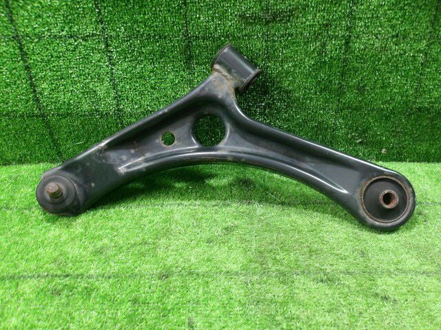 【中古】中古部品 アルト HA24S 左フロントロアアーム 【3330420100-251117000151740】