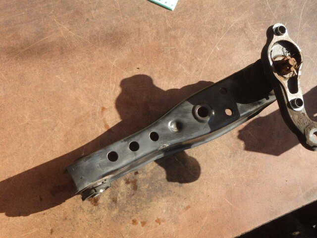 【中古】中古部品 コンフォート YXS11 左フロントロアアーム 【3331010800-000023828651740】