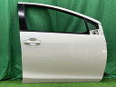 【中古】中古部品 アクア NHP10 右フロントドア 【3330240100-002025626813100】