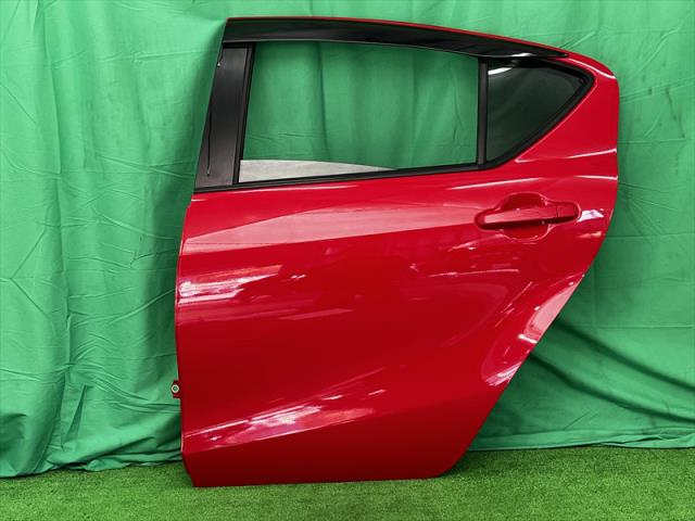 【中古】中古部品 アクア NHP10 左リアドア 【3330240100-002025627913400】