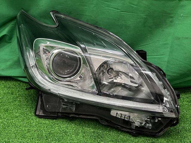 【中古】中古部品 プリウス ZVW30 右ヘッドランプ 【3330240100-002025627610800】