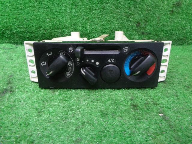 【中古】中古部品 エルフ NHR85A A/Cスイッチパネル 【3330160100-000025065560900】