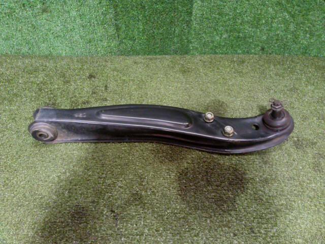 【中古】中古部品 ハイゼット S201P 右フロントロアアーム 【3260300000-251121000151720】