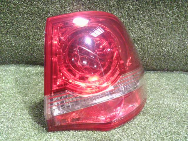 【中古】中古部品 クラウン GRS200 右テールランプ 【3260300000-251121000415500】