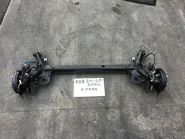 【中古】中古部品 スペーシア MK94S リアアクスルビーム 【3330160100-000025060853500】