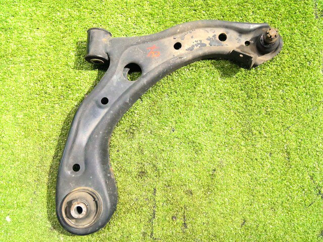 【中古】中古部品 N−BOX JF1 右フロントロアアーム 【3260460000-251114000451720】