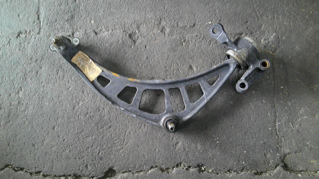 【中古】中古部品 BMW ミニ XD20F 左フロントロアアーム 【3500080000-250802000151740】