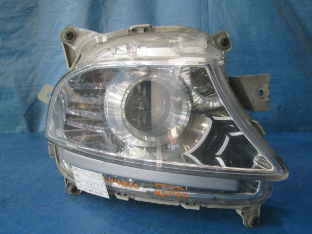 【中古】中古部品 レクサス LS 右フォグランプ 【3310160100-000004486210850】