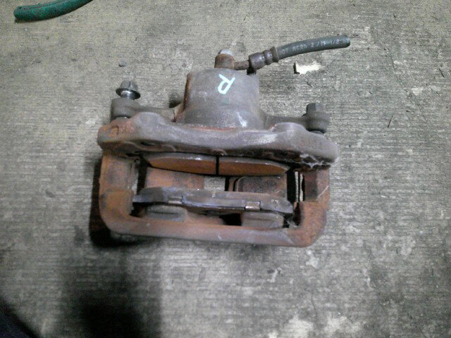 【中古】中古部品 ランサーカーゴ CVY12 右フロントキャリパー 【3310410000-000223103244330】